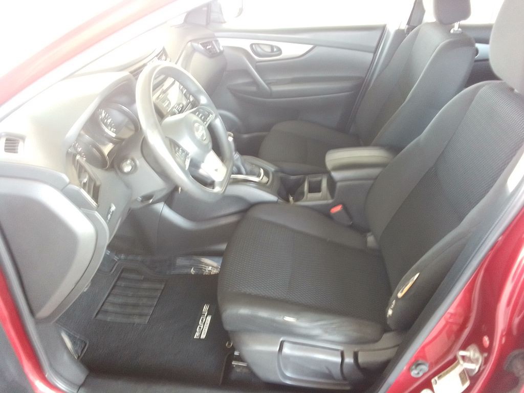 2018 Nissan Rogue Image 12