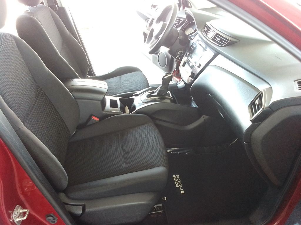 2018 Nissan Rogue Image 14