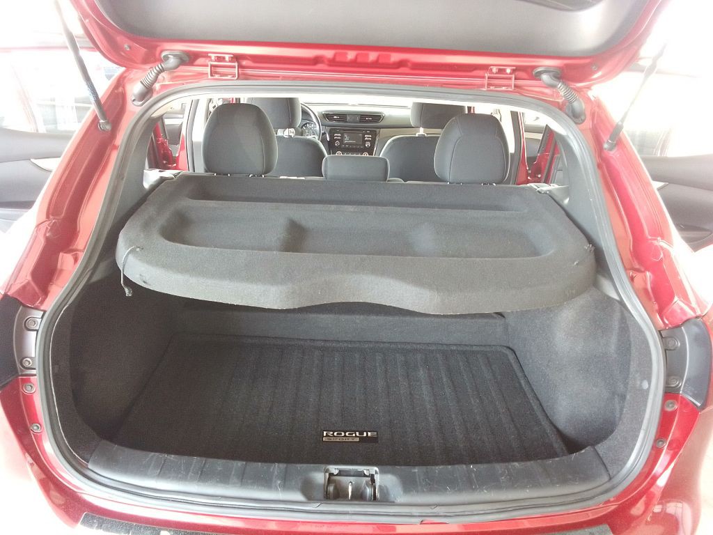 2018 Nissan Rogue Image 16