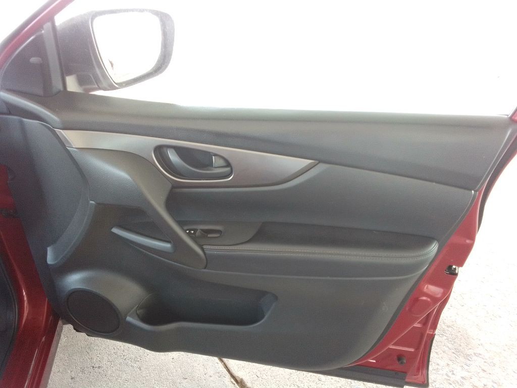 2018 Nissan Rogue Image 19