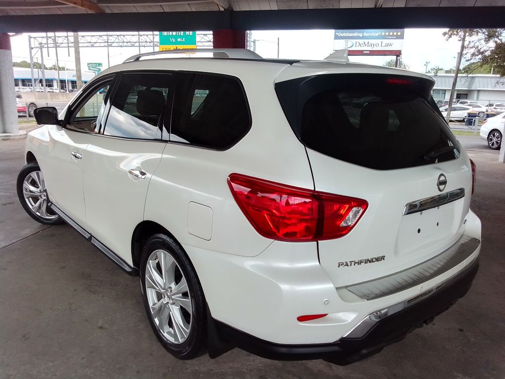 2019 Nissan Pathfinder Image 4