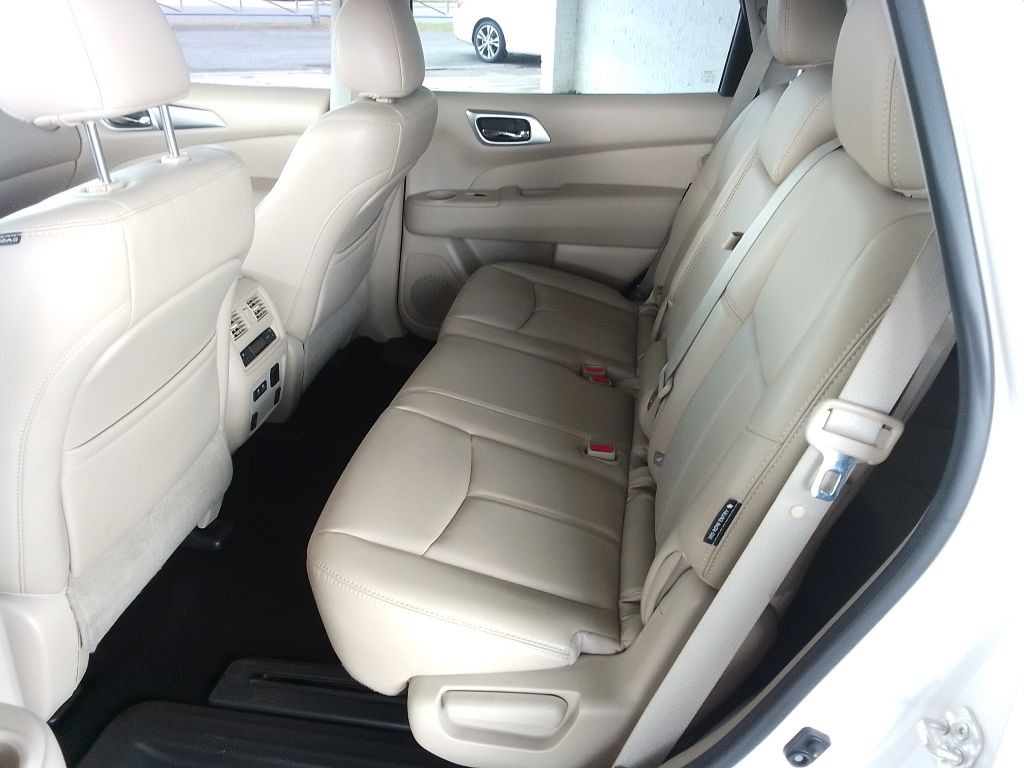 2019 Nissan Pathfinder Image 17