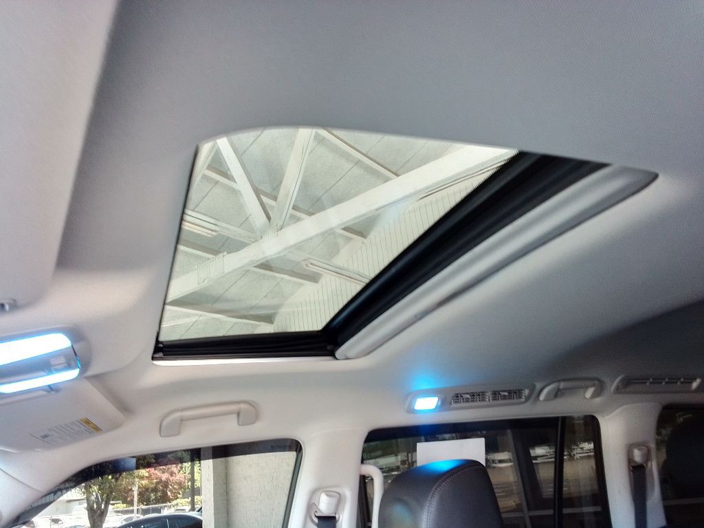 2017 Nissan Armada Image 18