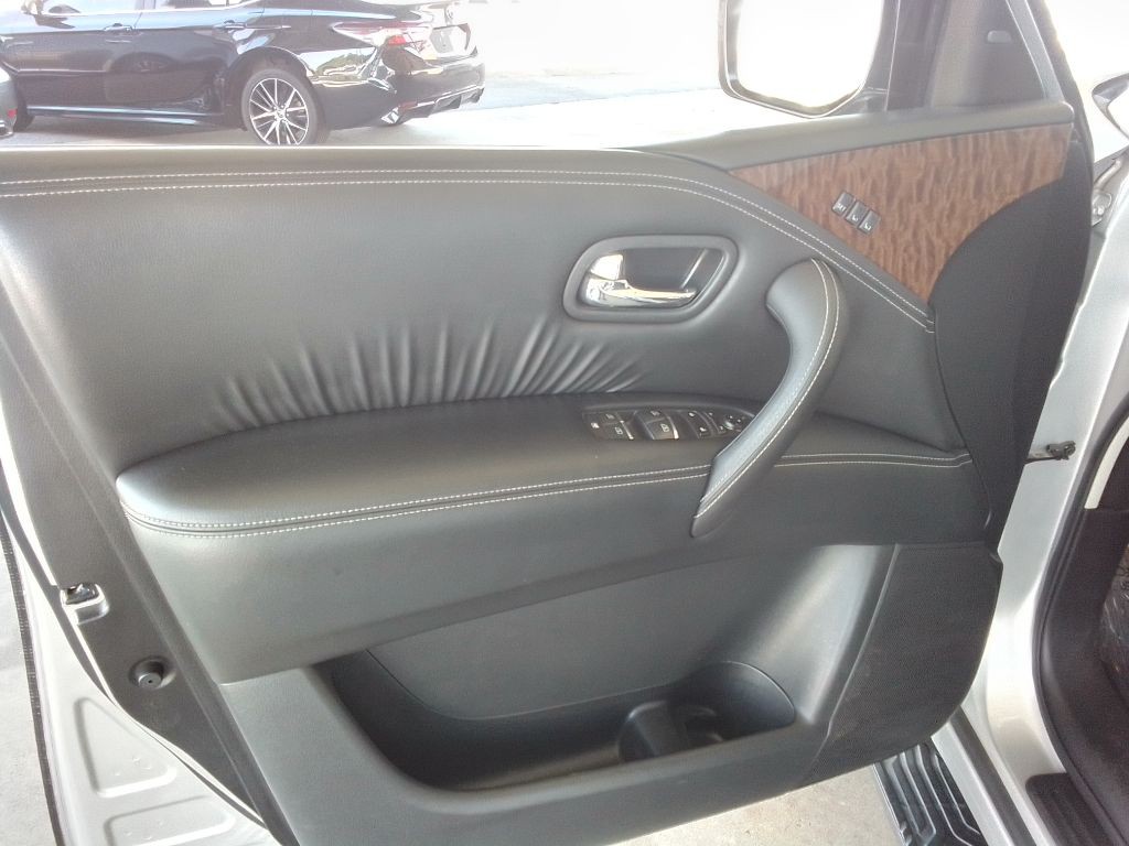 2017 Nissan Armada Image 27