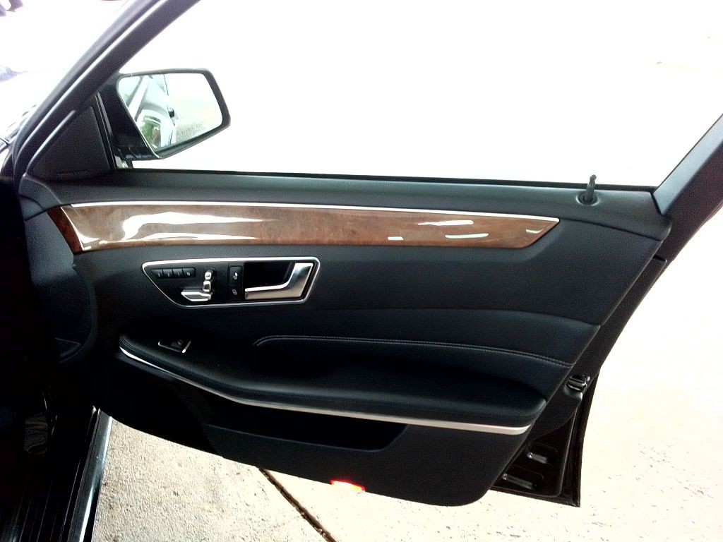 2015 Mercedes-Benz E-Class Image 24