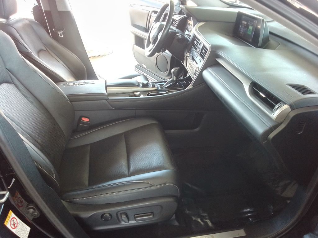 2017 Lexus RX Image 16