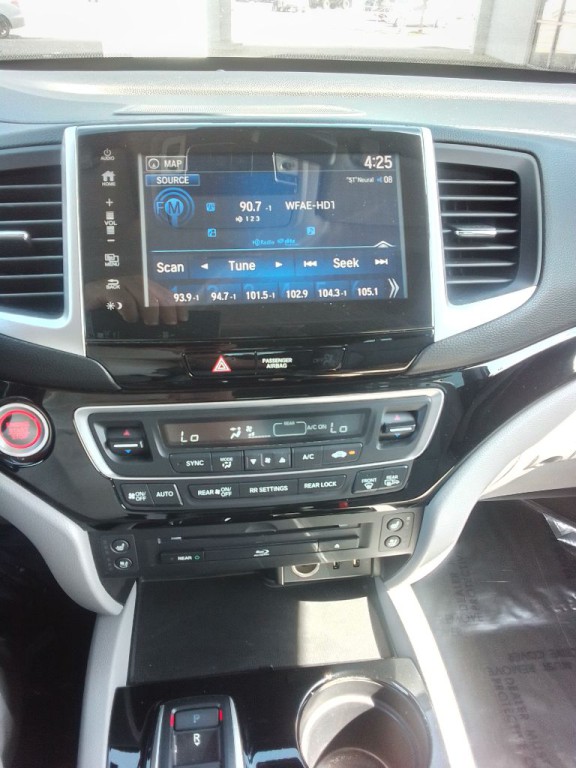 2017 Honda Pilot Image 9