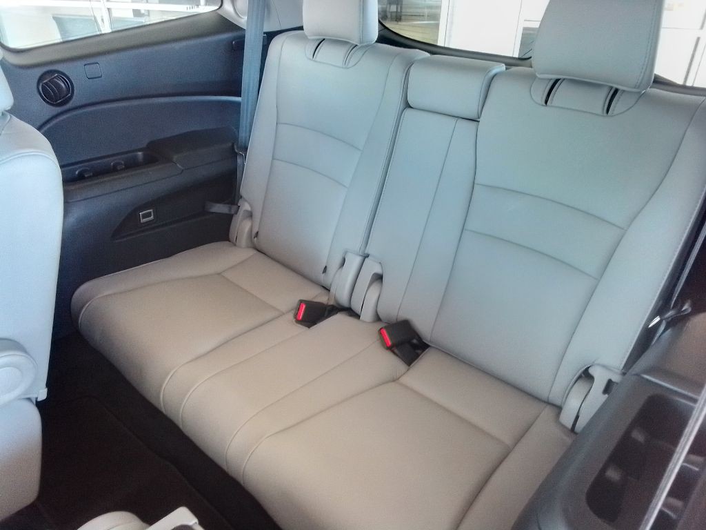 2017 Honda Pilot Image 16