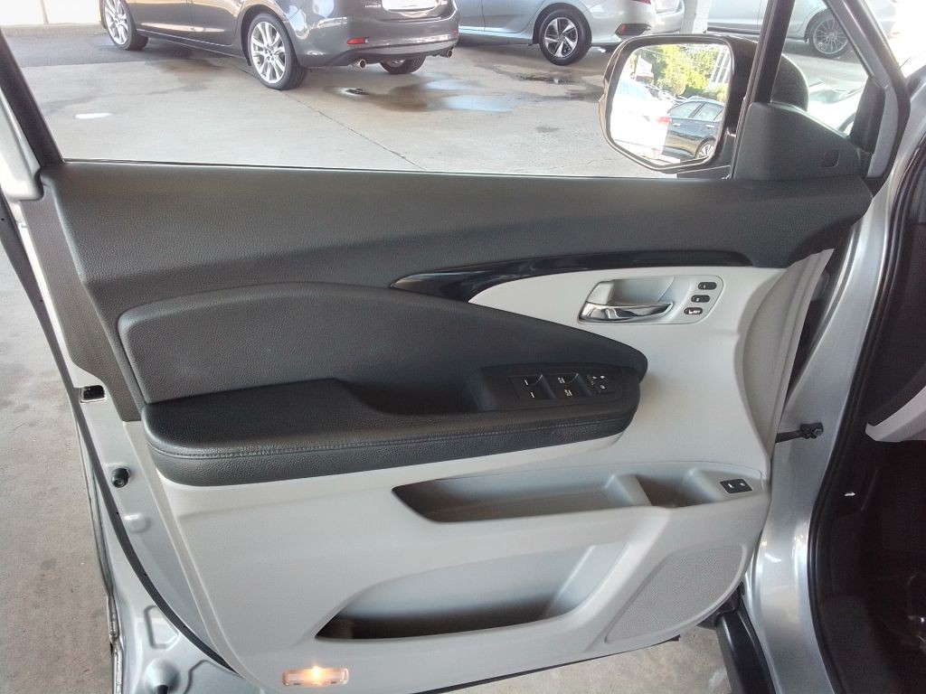 2017 Honda Pilot Image 21