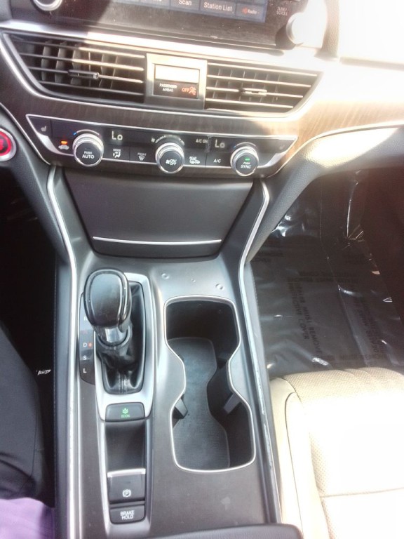 2018 Honda Accord Image 9
