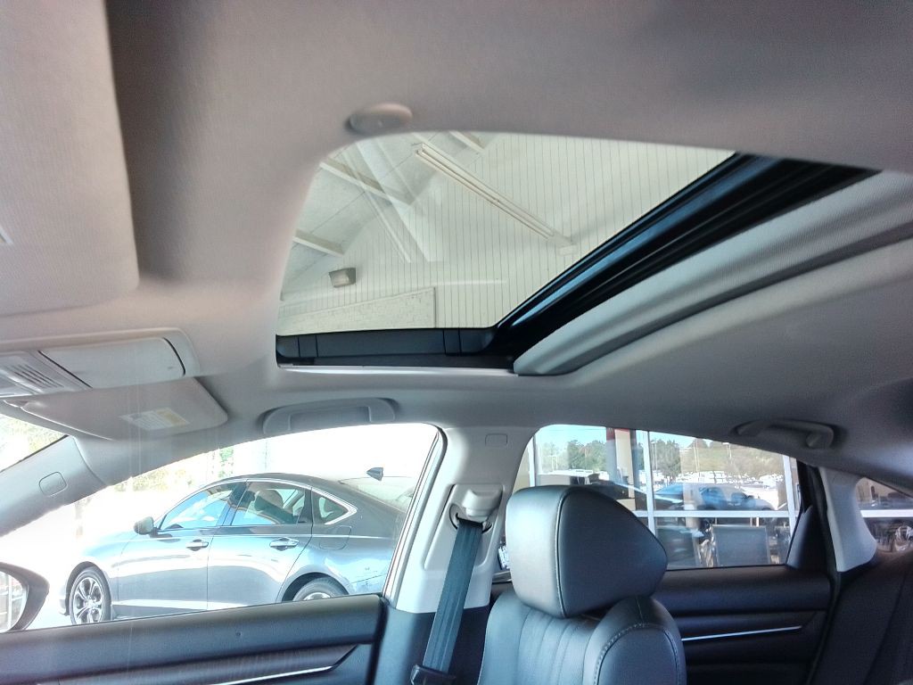 2018 Honda Accord Image 12