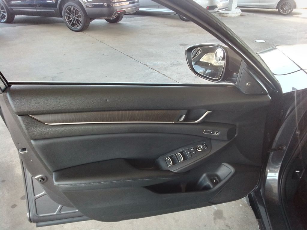 2018 Honda Accord Image 18