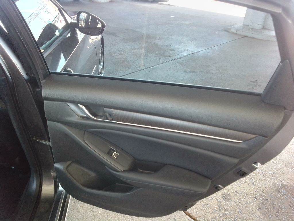 2018 Honda Accord Image 21
