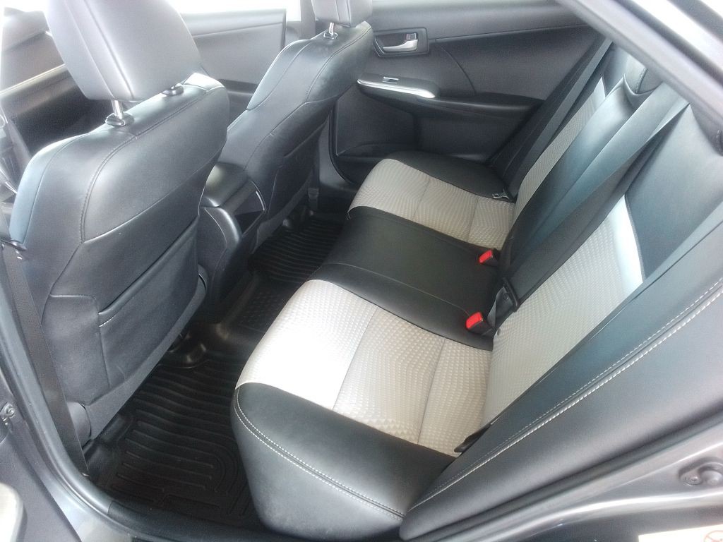 2014 Toyota Camry Image 11