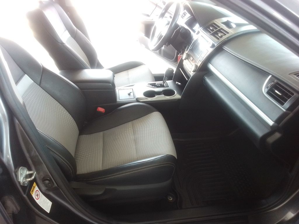 2014 Toyota Camry Image 12
