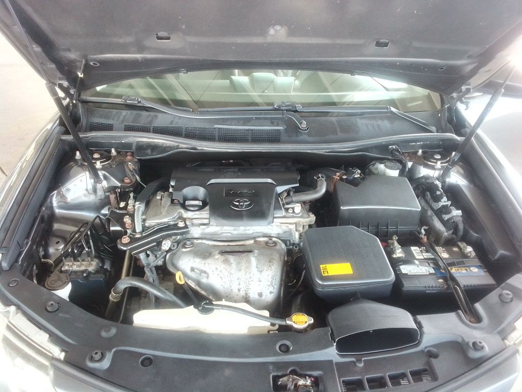 2014 Toyota Camry Image 19