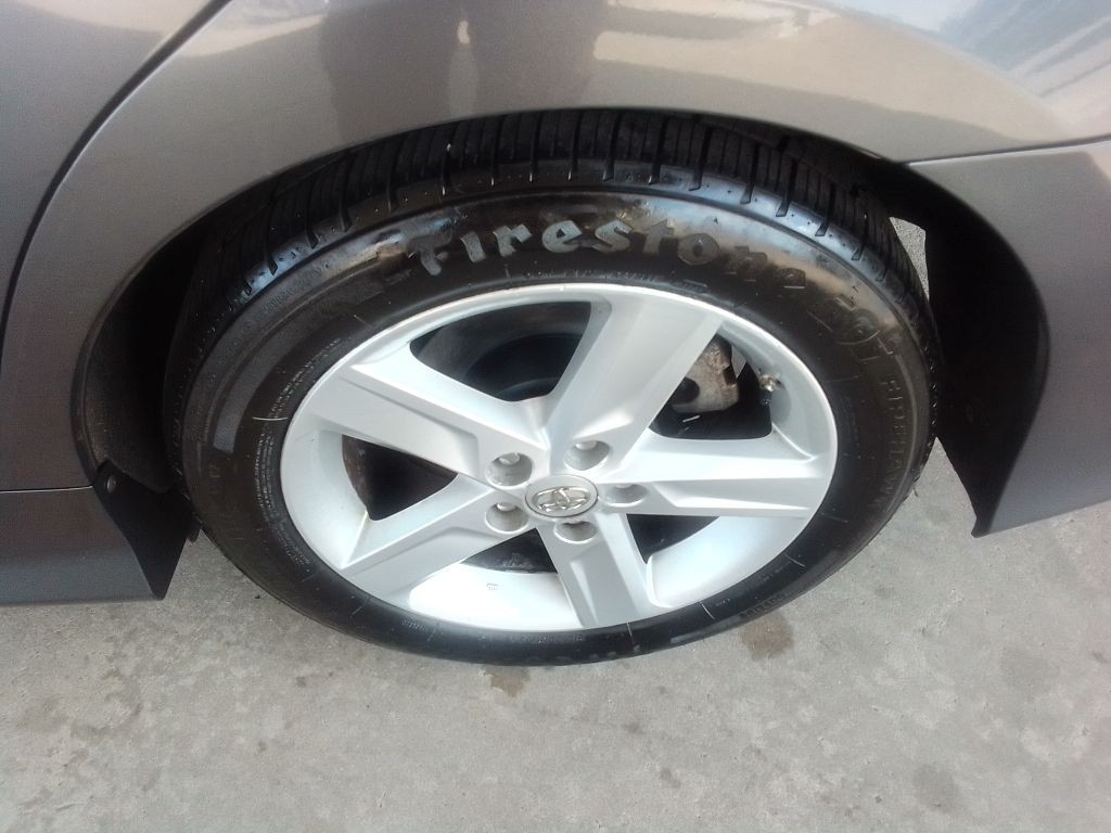 2014 Toyota Camry Image 21