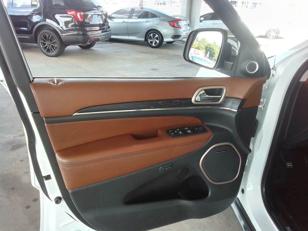 2016 Jeep Grand Cherokee Image 23