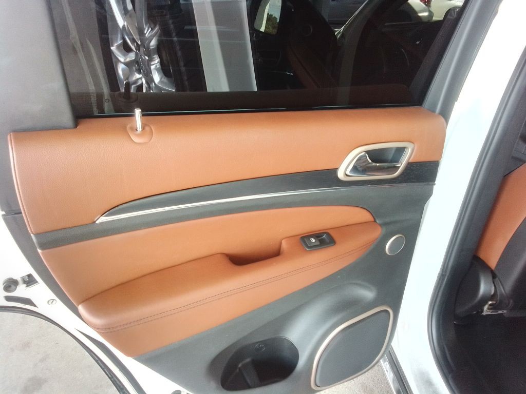 2016 Jeep Grand Cherokee Image 24