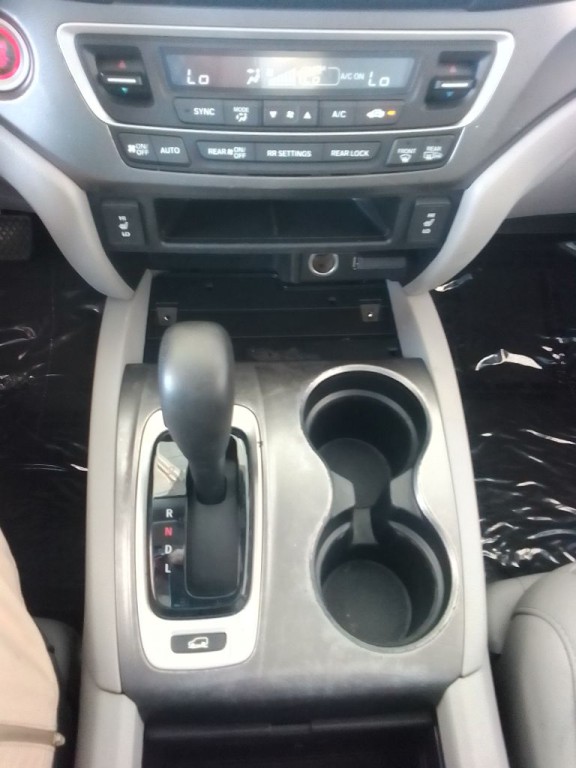 2016 Honda Pilot Image 11