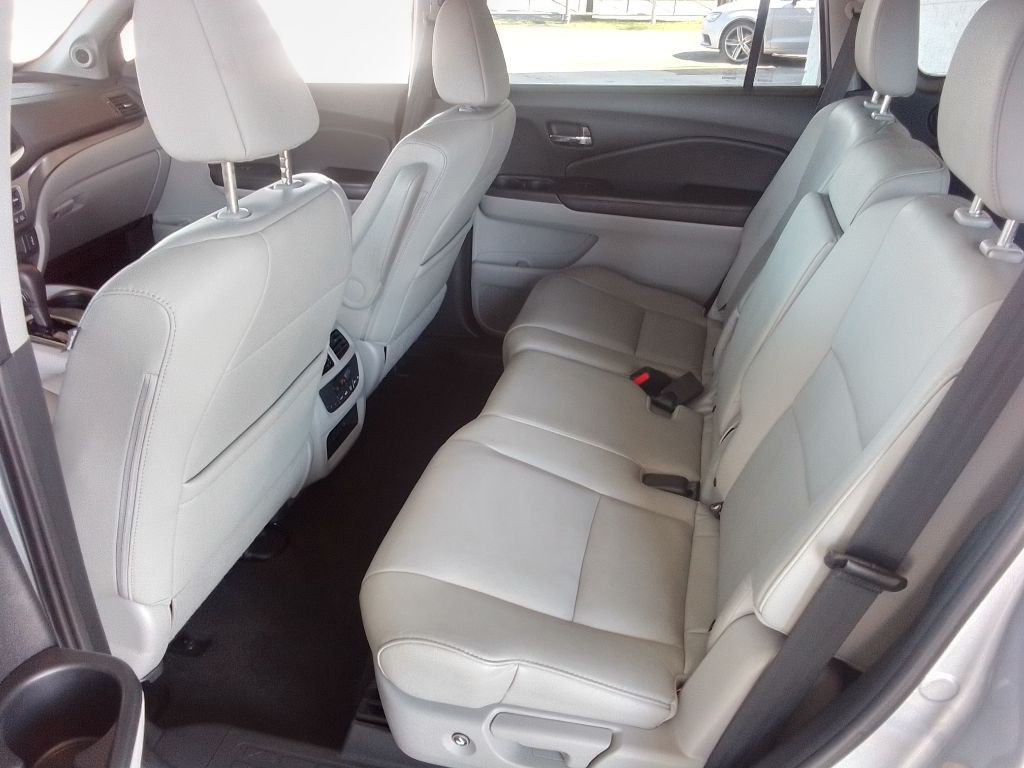 2016 Honda Pilot Image 16