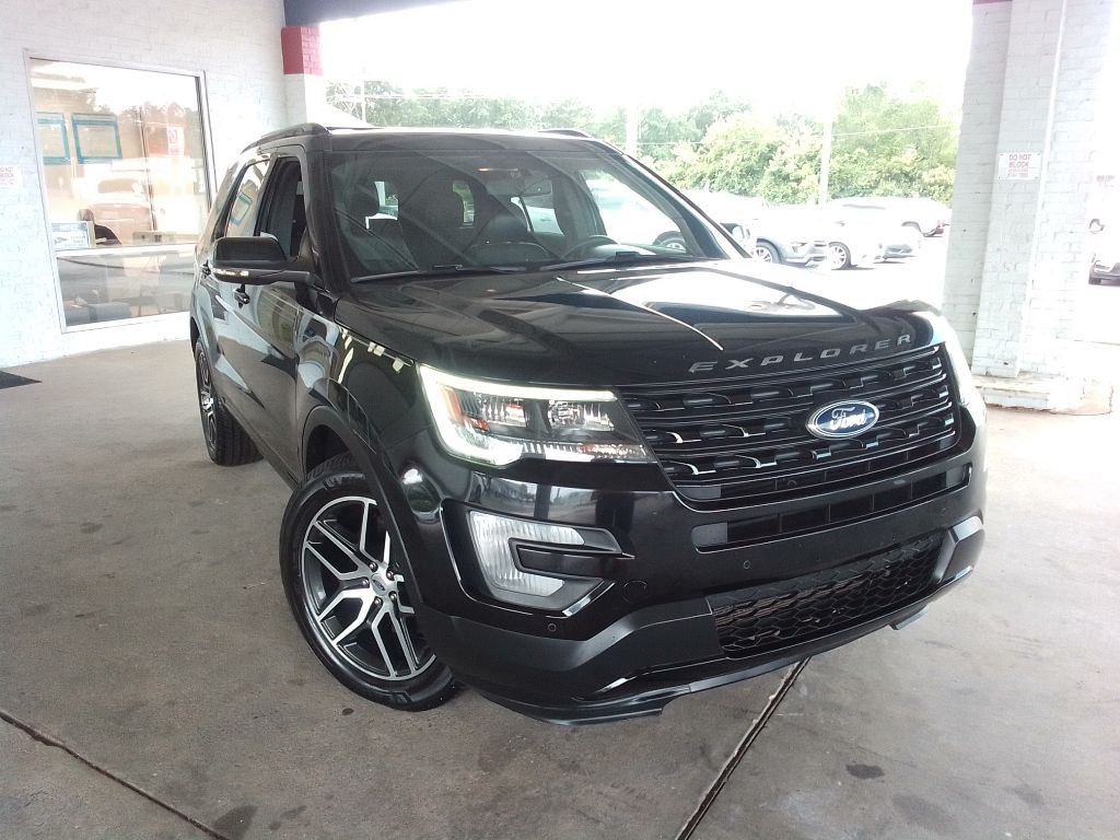 2017 Ford Explorer Image 2