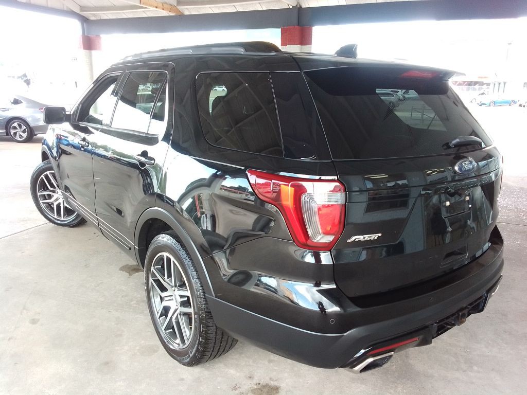2017 Ford Explorer Image 4