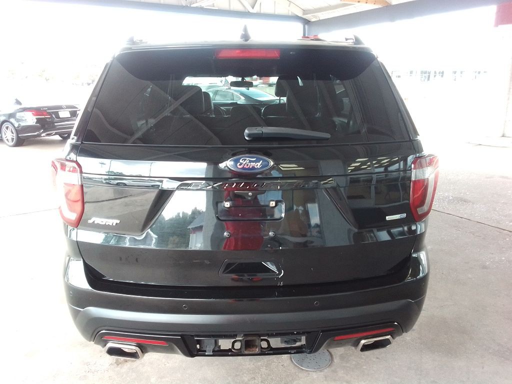 2017 Ford Explorer Image 6
