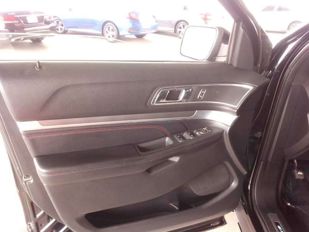 2017 Ford Explorer Image 19