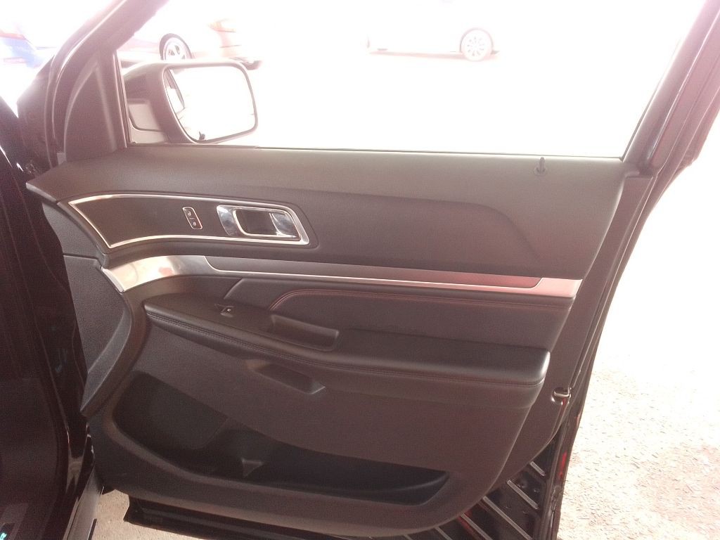 2017 Ford Explorer Image 21