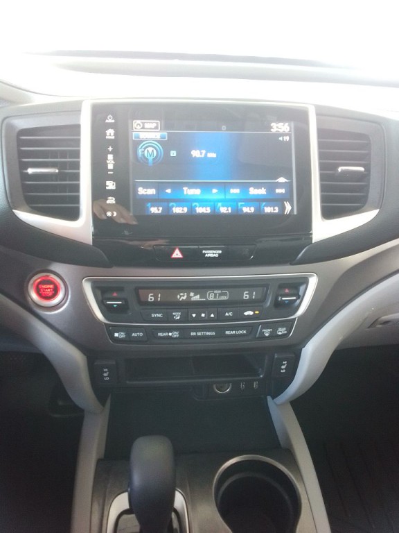 2017 Honda Pilot Image 12