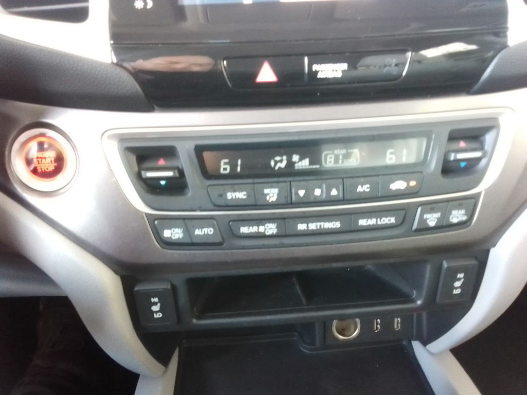 2017 Honda Pilot Image 16