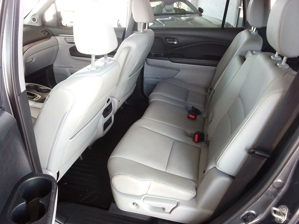 2017 Honda Pilot Image 21