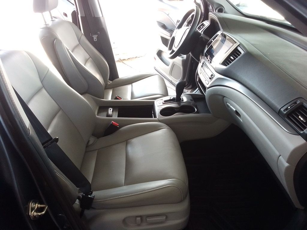 2017 Honda Pilot Image 23