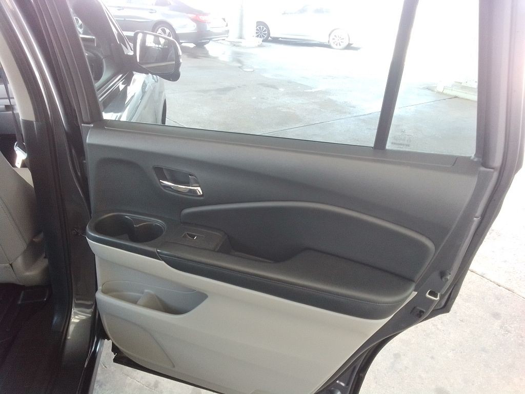 2017 Honda Pilot Image 31