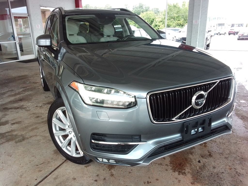 2017 Volvo XC90 Image 2