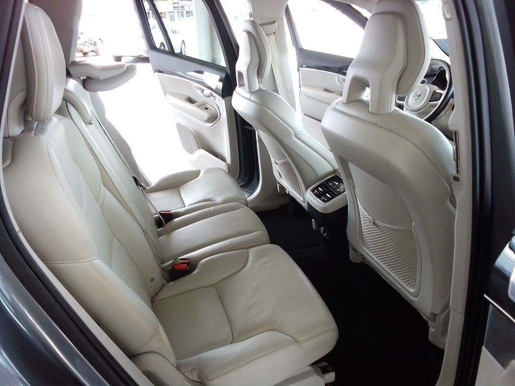 2017 Volvo XC90 Image 21