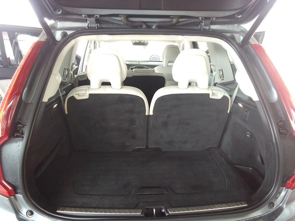 2017 Volvo XC90 Image 23