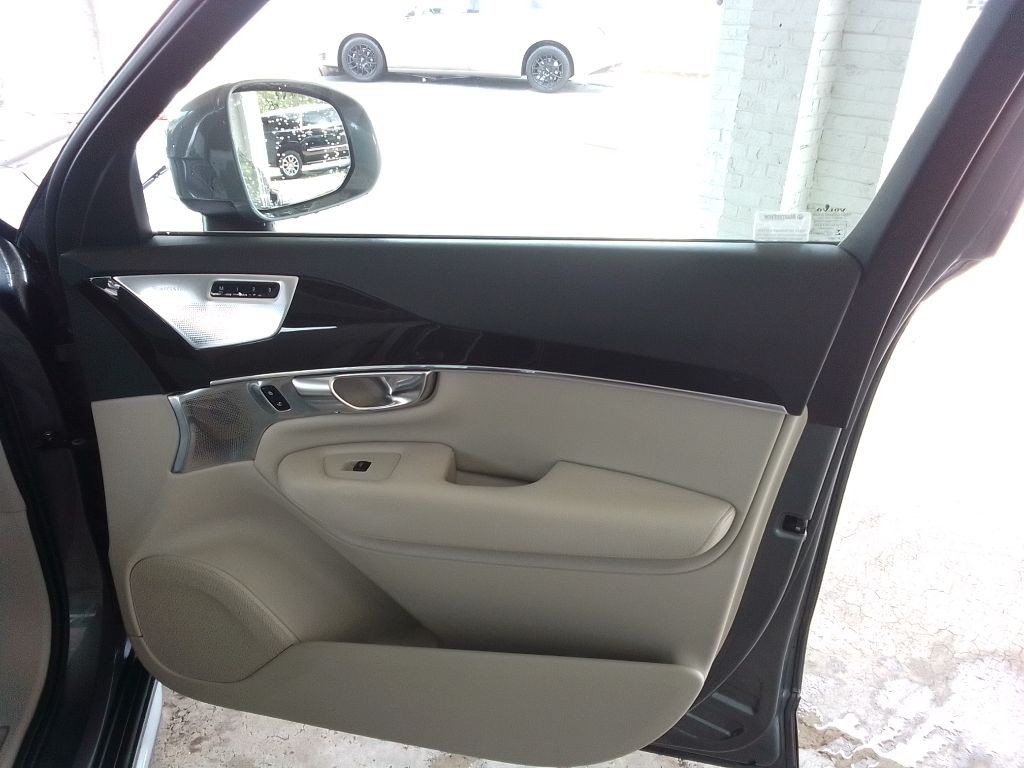 2017 Volvo XC90 Image 26