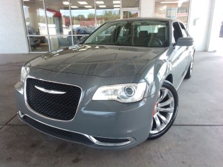 Image for 2018 Chrysler 300 Touring L ID: 7512543