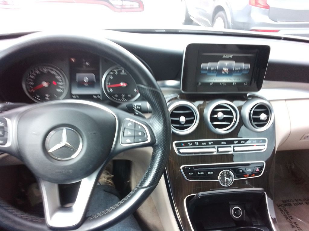 2017 Mercedes-Benz C-Class Image 7