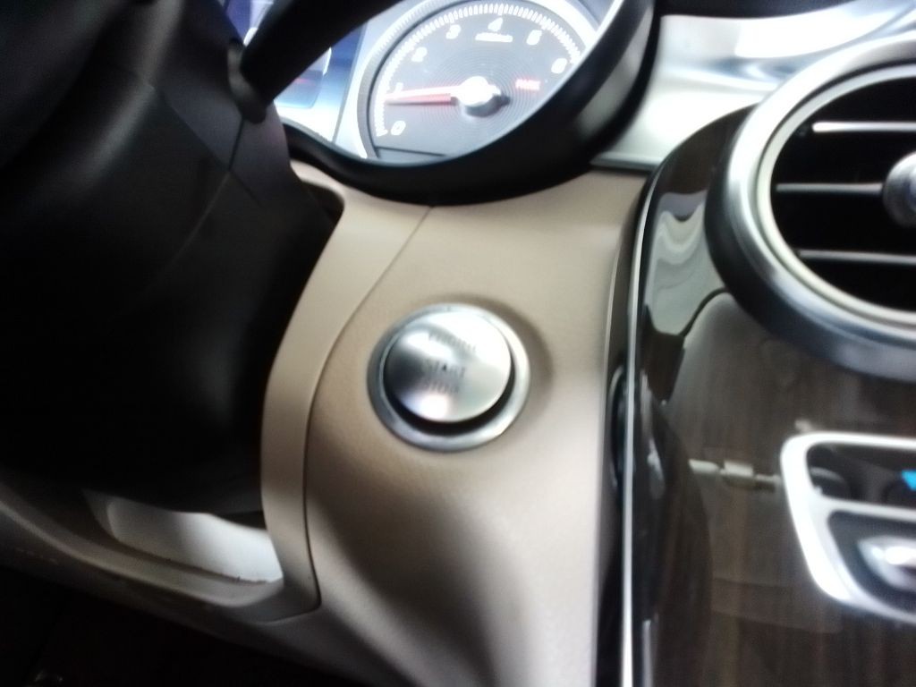 2017 Mercedes-Benz C-Class Image 12