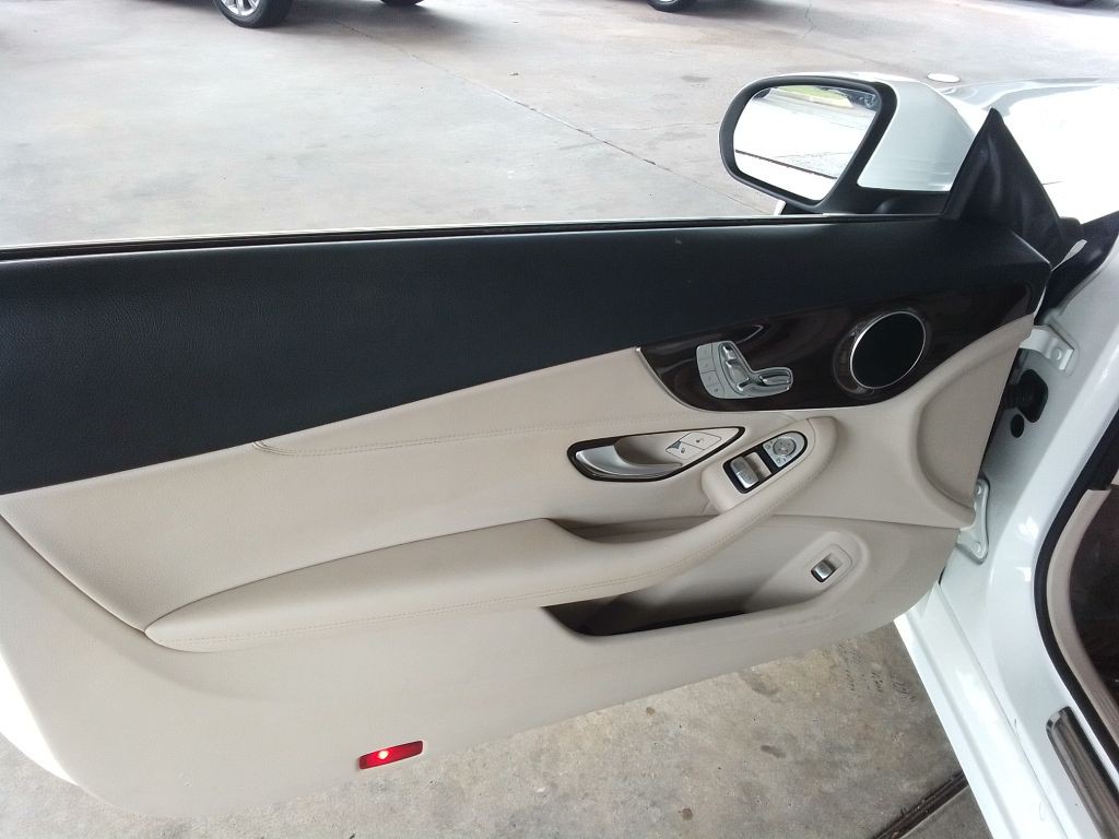 2017 Mercedes-Benz C-Class Image 19