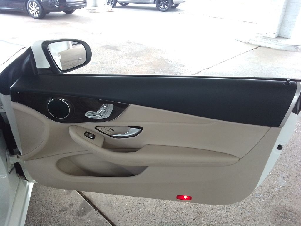 2017 Mercedes-Benz C-Class Image 20