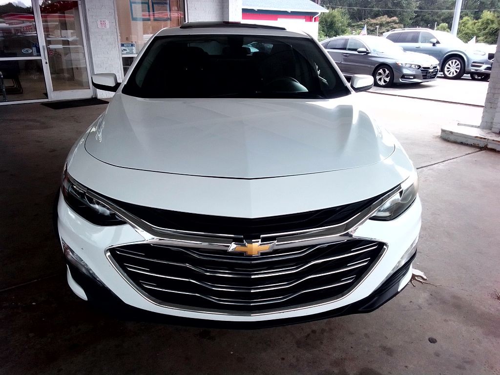 2022 Chevrolet Malibu Image 3