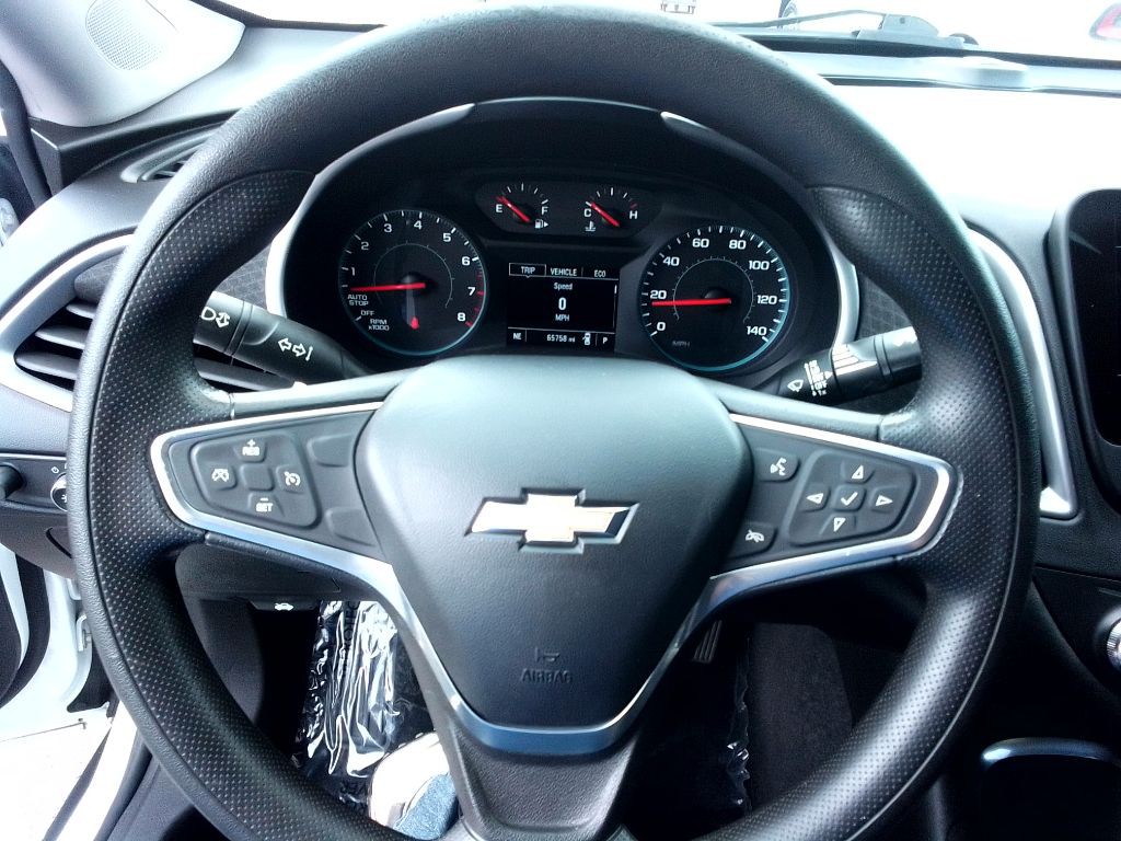 2022 Chevrolet Malibu Image 8