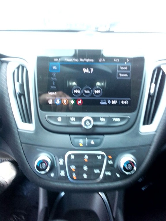 2022 Chevrolet Malibu Image 9