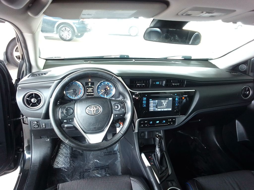 2017 Toyota Corolla Image 7