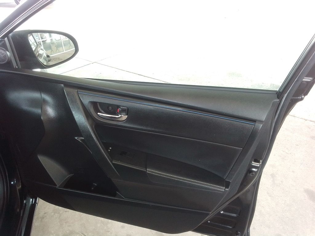 2017 Toyota Corolla Image 20
