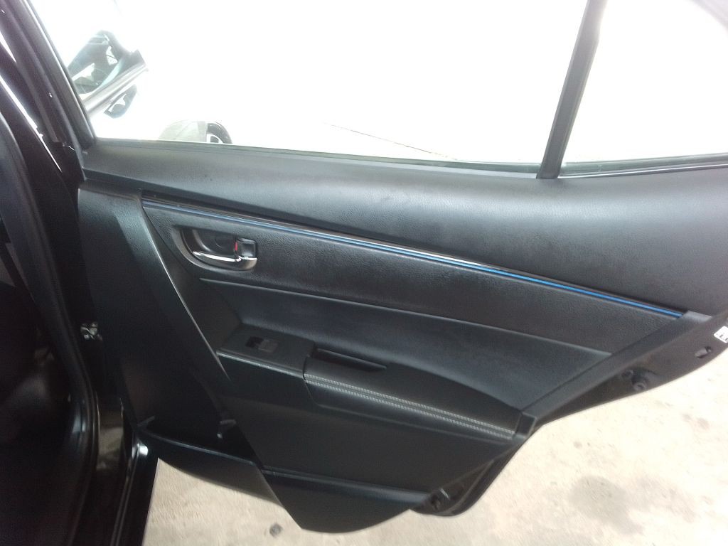 2017 Toyota Corolla Image 21